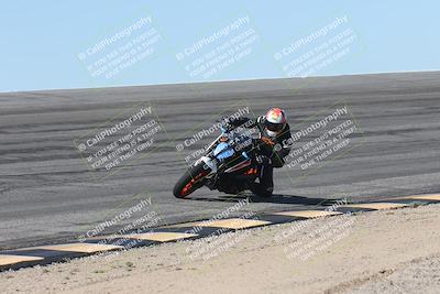 media/Oct-13-2025-Moto Forza (Mon) [[a66d839500]]/3-B Group/Session 2 (Bowl)/